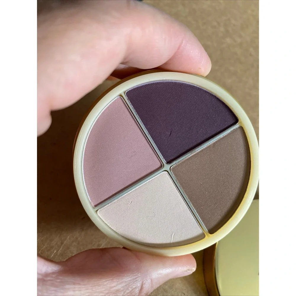 Estée Lauder 2 in One Eyeshadow Quad Wet / Dry Formula Sand Dollar, Brown Sugar